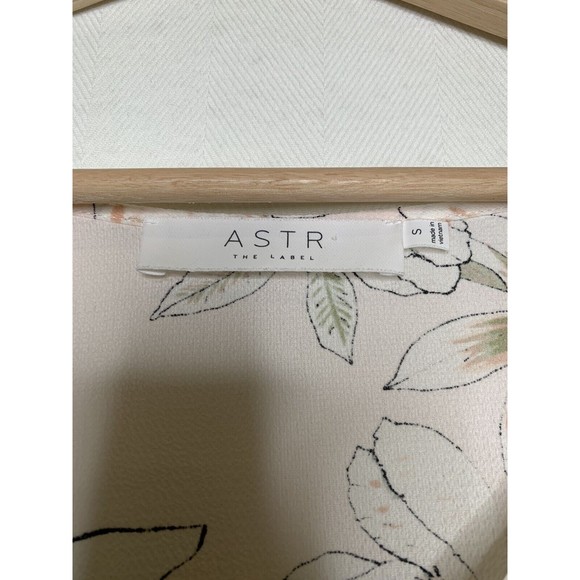 Astr The Label Floral Ruffle Snap Crotch Bodysuit Blouse Shirt Womens Size S - Picture 6 of 12